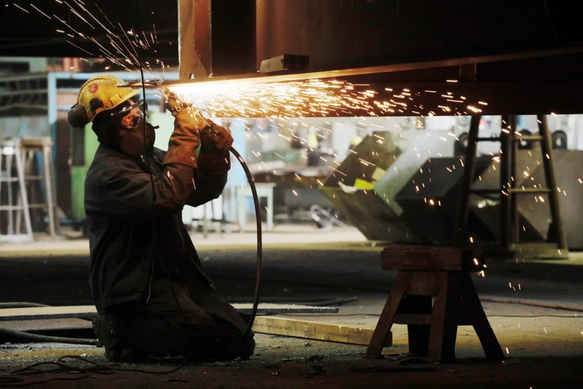 Economic Data Has Taken a Dark Turn. That Doesn’t Mean a Crash Is Near