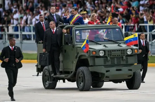 Warships From the ‘Gringo Empire’ Move Close, but Many Venezuelans Shrug