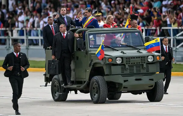 Warships From the ‘Gringo Empire’ Move Close, but Many Venezuelans Shrug